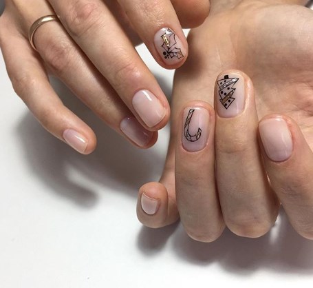 Новогодний маникюр 2020