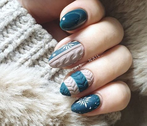 Новогодний маникюр 2020