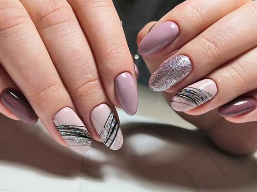 Бежевый маникюр зима 2020