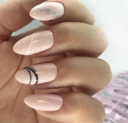 Бежевый маникюр зима 2020