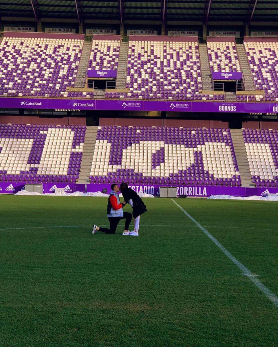 Лунин сделал предложение девушке