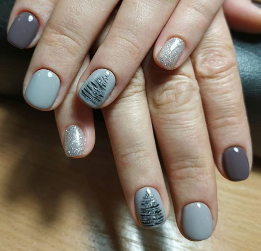 Новорічний манікюр 2020