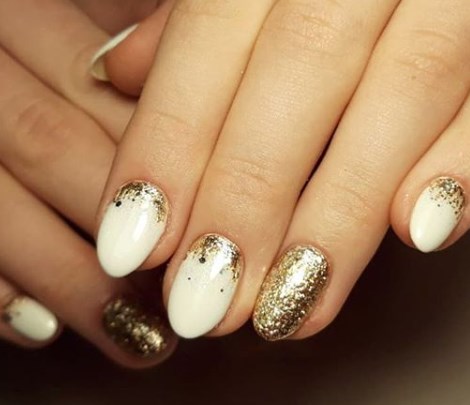 Новорічний манікюр 2020