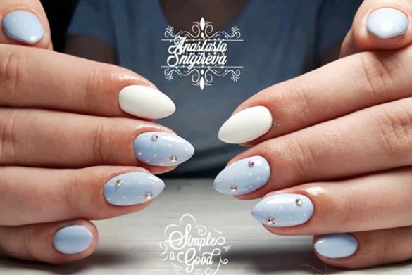 Новорічний манікюр 2020