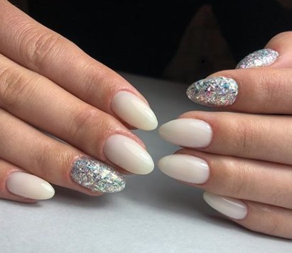 Новорічний манікюр 2020