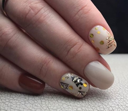 Новорічний манікюр 2020