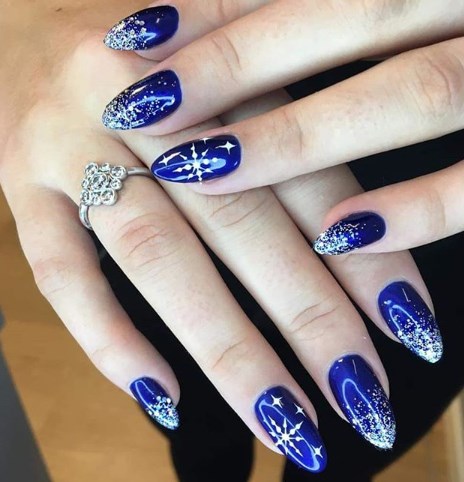 Новорічний манікюр 2020