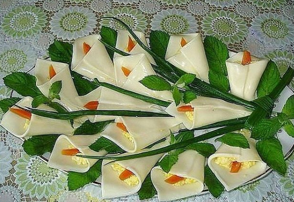 Чтобы задобрить Крысу, в меню на Новый год 2020 можно включить много блюд из сыра