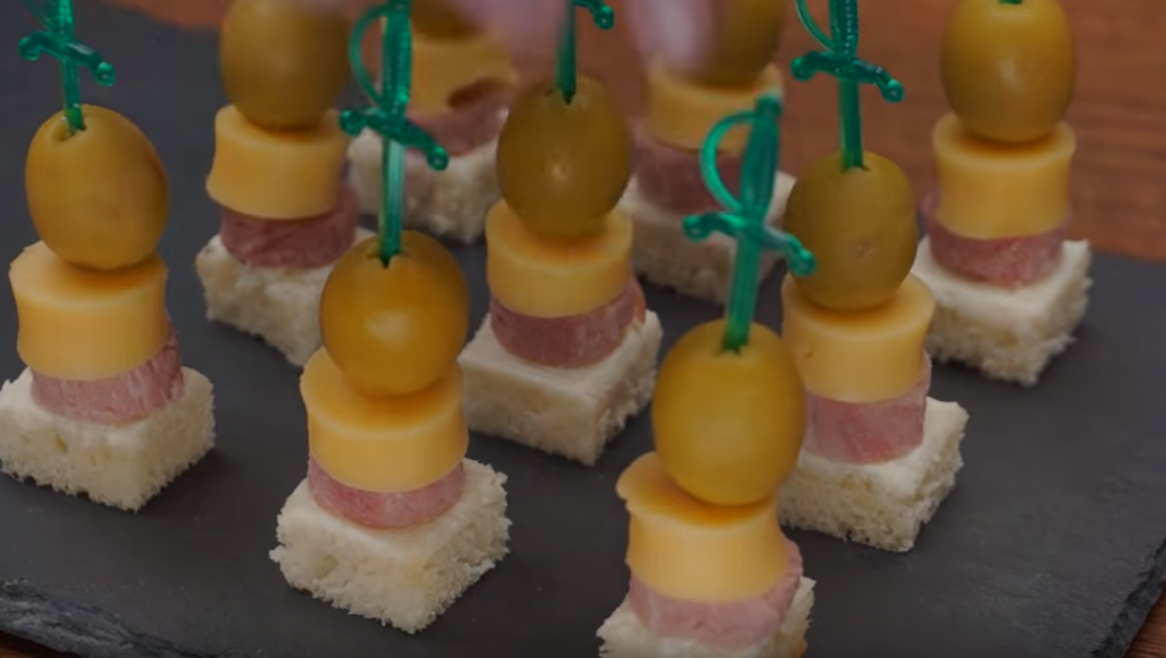 Канапе с ветчиной 