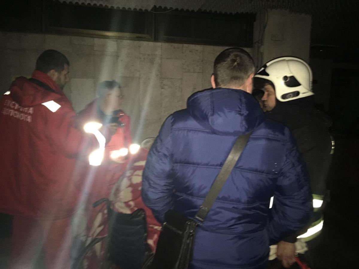 На Киевщине горела гостиница, эвакуированы десятки постояльцев