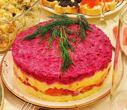 Салат селедка под шубой можно сделать изысканным - Салати на Новий рік