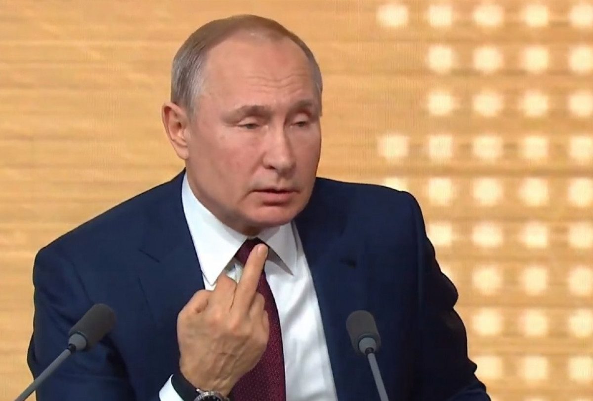 Владимир Путин показывает фак