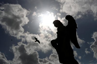 Гороскоп на 1 декабря: кому прочат лавры, а кто может ударить лицом в грязь