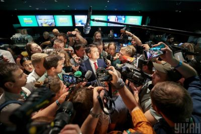 СМИ рассказали, кто еще в Слуге народа ходит под угрозой лишения мандата