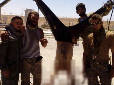 Россиянин пытался перебить сирийцу шейные позвонки саперной лопаткой / Скриншот