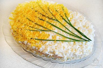 "Цветы на снегу": очень вкусный салат Мимоза с новым ингредиентом