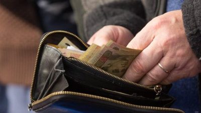 Стрельцам сегодня светит праздник кошелька - Гороскоп на 26 декабря 2019 года