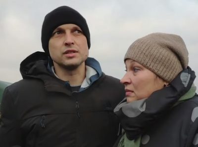 Освобожденный из плена "ЛНР" Иван Катышев с матерью / Скриншот