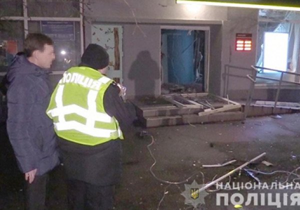 Украл, выпил, в тюрьму: копы схватили грабителей столичного Ощадбанка