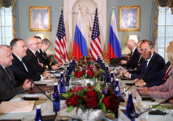 "Минута молчания": в США встретились Помпео и Лавров