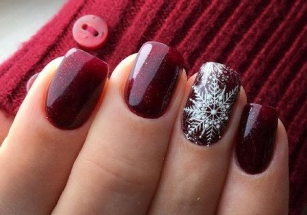 Маникюр Новый год: серебристый маникюр, золотистый и маникюр марсала 2020 фото
