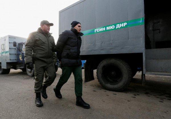 Опубликованы первые фото украинских пленных в пункте обмена