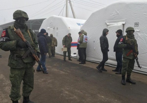 Обмен на Донбассе: пленных опрашивает Красный Крест