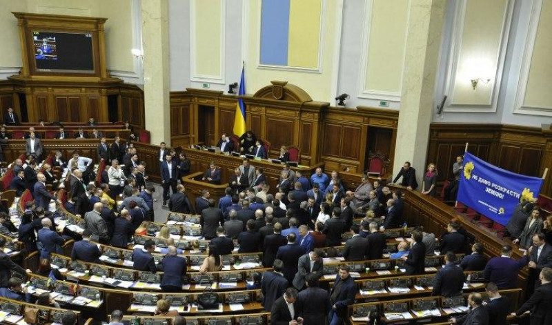 "Работать всю ночь": Рада возьмется за проект закона об открытии рынка земли