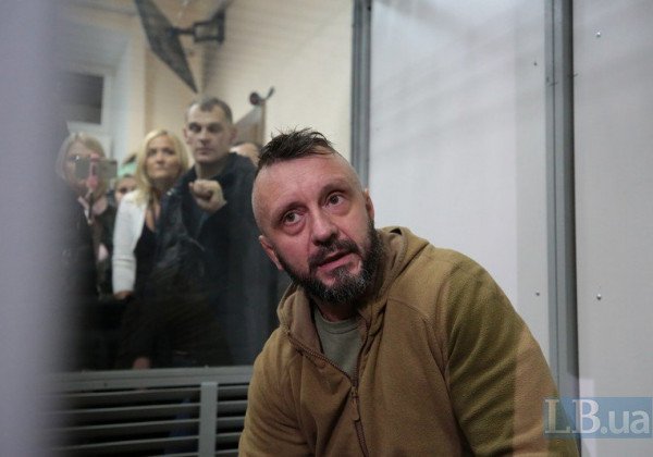Суд арестовал Андрея Антоненко (Риффмастер) Суд арестовал Андрея Антоненко (Риффмастер)