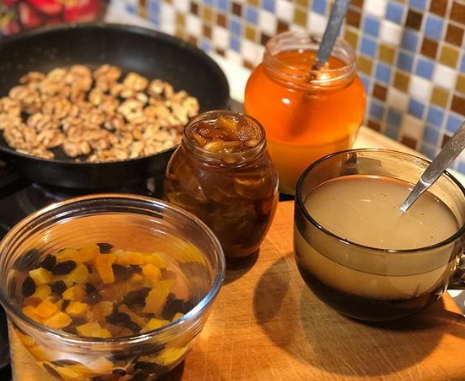 Кутя в мультиварці готується на режимі Тушкування Кутя в мультиварці готується на режимі Тушкування