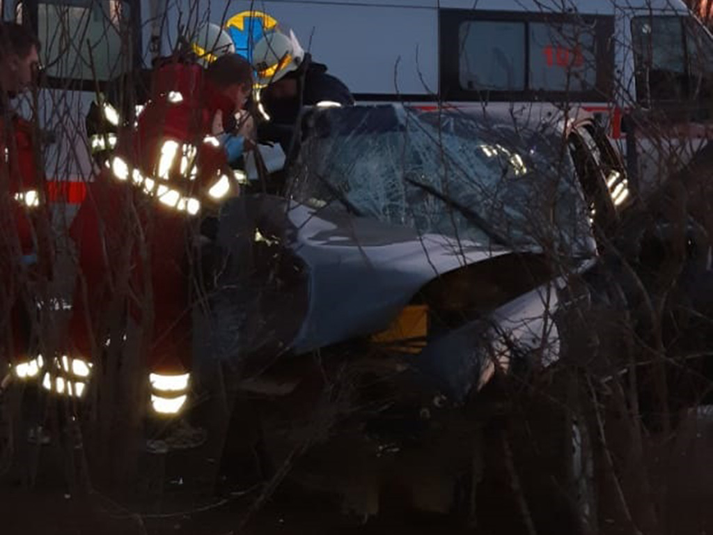 В Никополе произошло ДТП с участием Икаруса и двух авто, есть жертва