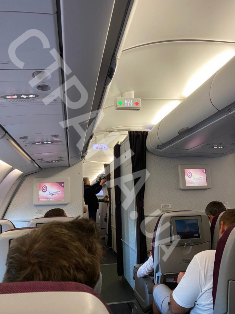 Возвращение на Родину: Порошенко после отпуска "засекли" в Борисполе - фото