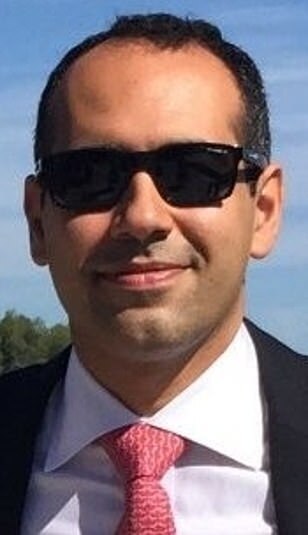 Погибший в авиакатастрофе британец Сэм Зукаи