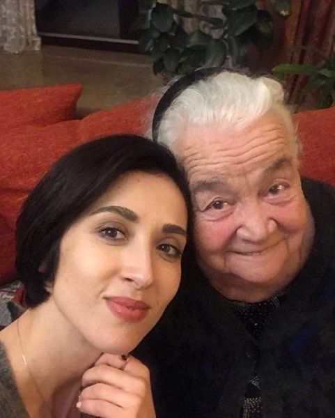 Анна Завальска и бабушка