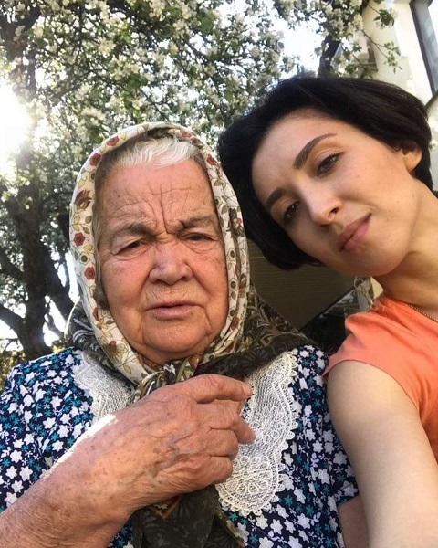Анна Завальска и бабушка
