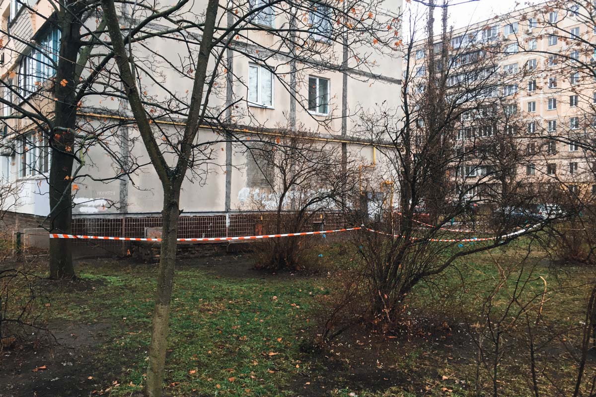 Тела мужчин, найденные в Киеве в подвале жилого дома, начали разлагаться Тела мужчин, найденные в Киеве в подвале жилого дома, начали разлагаться