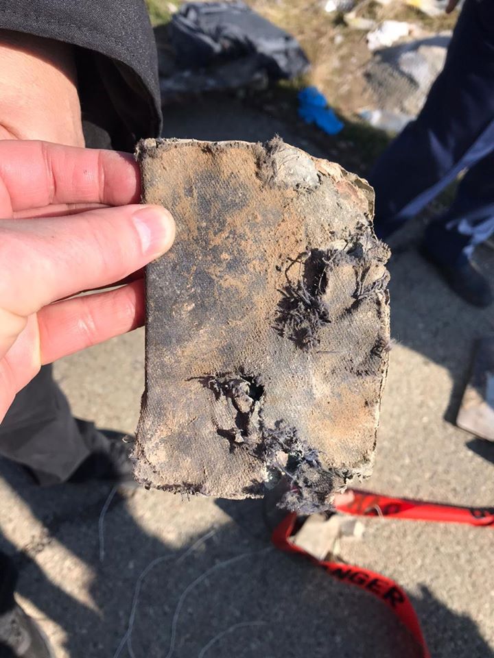 Фото с места крушения Боинга в Иране