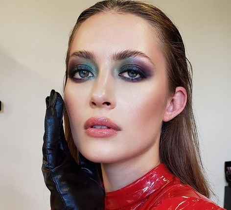 Прически 2020 на средние волосы