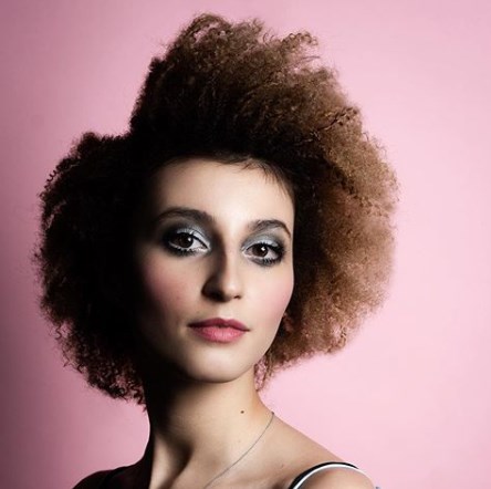 Прически 2020 на средние волосы