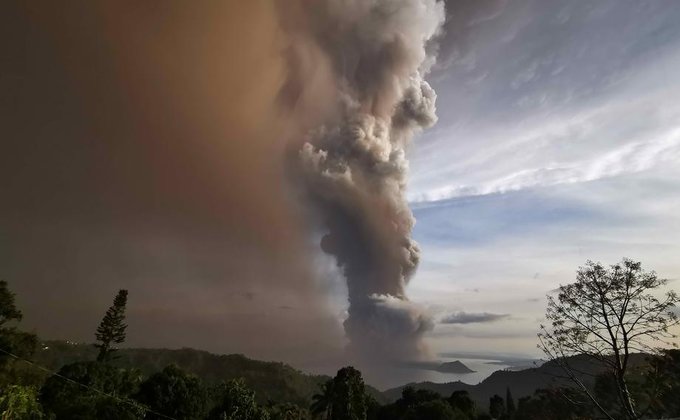 Извержение вулкана на Филиппинах Извержение вулкана на Филиппинах