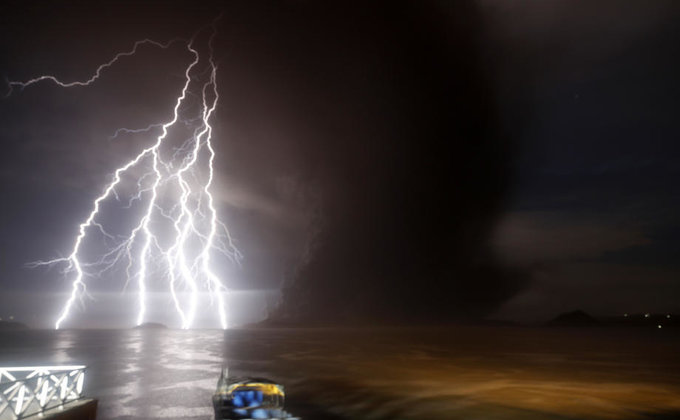 Извержение вулкана на Филиппинах Извержение вулкана на Филиппинах