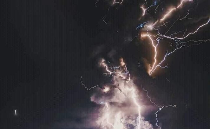 Извержение вулкана на Филиппинах Извержение вулкана на Филиппинах