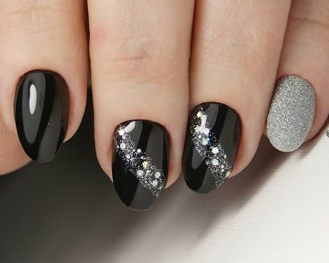 Черный маникюр 2020