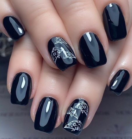 Черный маникюр 2020