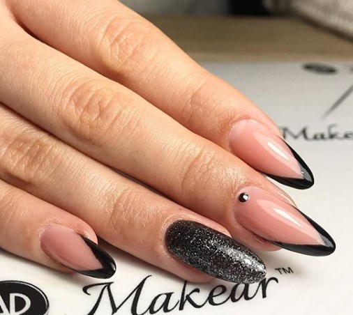 Черный маникюр 2020