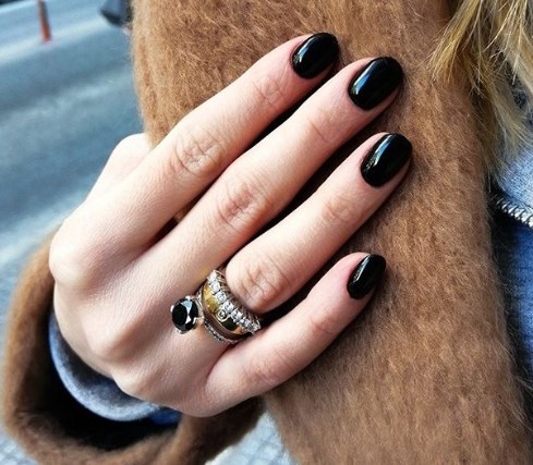 Черный маникюр 2020