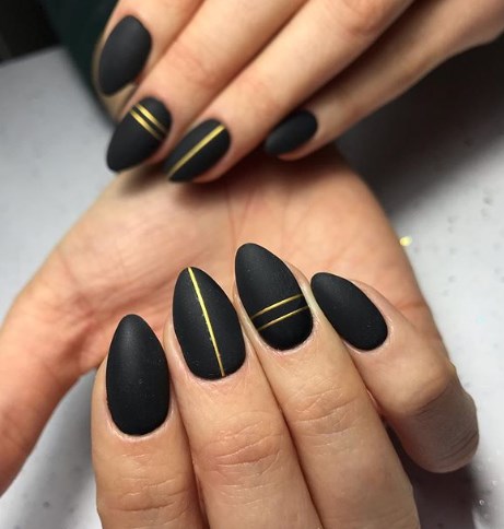 Черный маникюр 2020