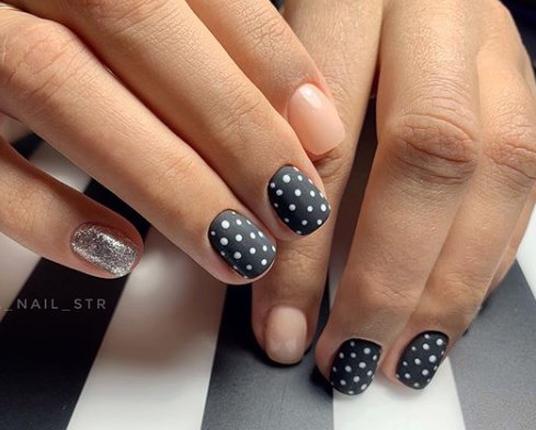 Черный маникюр 2020