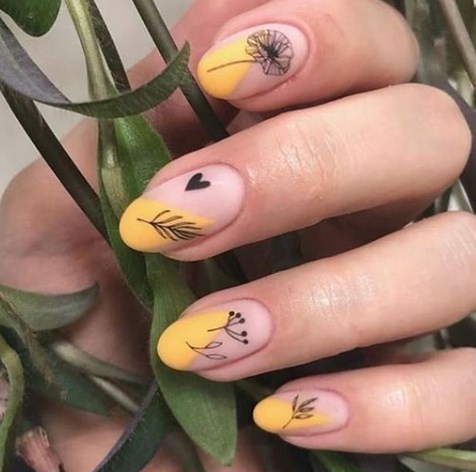 Оранжевый маникюр 2020