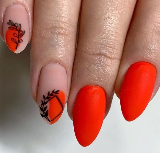 Оранжевый маникюр 2020